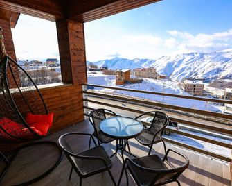 Dandelion Hotel Gudauri - Gudauri - Balkon