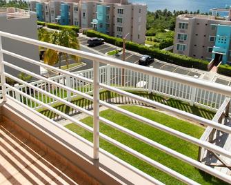 Oceanview Lighthouse Villa - Maunabo - Balcón