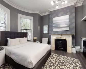 Premier Suites Bay Village - Boston - Bedroom