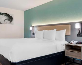 Comfort Inn Sea World Area - San Diego - Bedroom