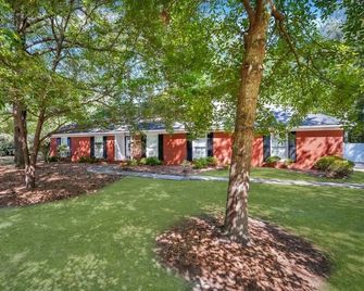 The Pool House - Close to Georgia Southern! - Statesboro