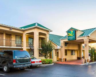 Quality Inn Dahlonega Near University - Dahlonega - Rakennus
