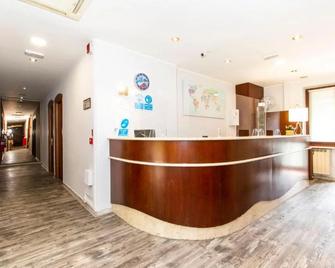 Hotel Cristallo Torino - Turin - Front desk
