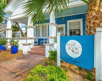 Heart Of Historic Apalachicola, Nostalgic Florida Blue Moon Cottage - Apalachicola - Budova