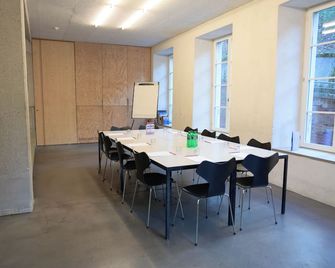 Basel Youth Hostel - Basel - Meeting room