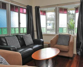 Perfect for retired folk, Fisherman & Small families - Redland - Sala de estar