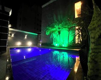 Marmeu Tombo com Hidro Aquecida Privativa - Guarujá - Pool