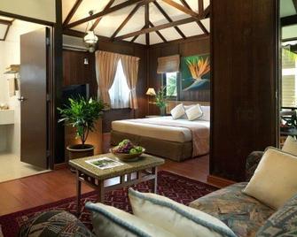 Holiday Villa Beach Resort & Spa Cherating - Balok - Bedroom
