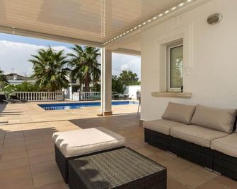 2024 Ebre 36B by homeselectspain - Castelló d'Empúries - Balcon