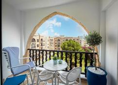 Castle Holiday Apartments (Adults Only) - Limassol - Balcony