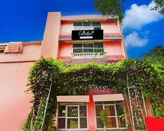 Collection O Nandanpura Sipri Bazar Formerly Hotel Highway Jhansi - Jhānsi - Building