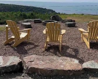 Alma Ocean Breeze - Brand New Cottage - Alma - Innenhof