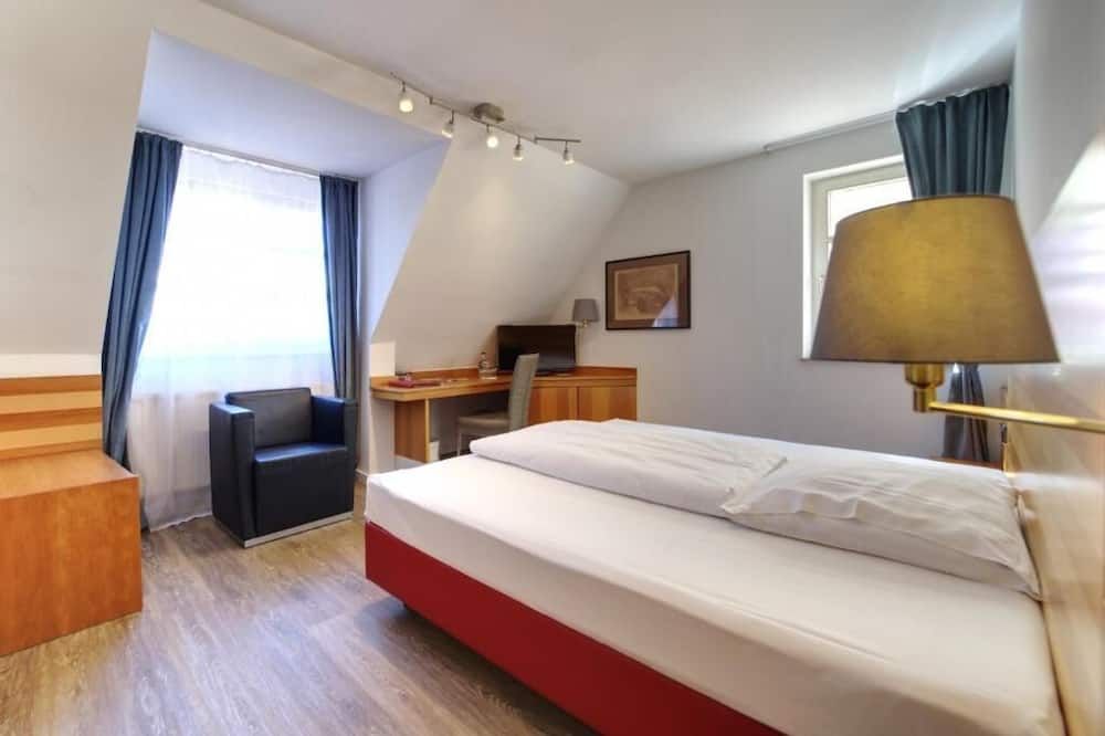 راينهاردتس جارني أوتوموبيليا هوتل