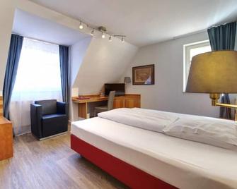 Hotel Reinhardts - Bietigheim-Bissingen - Schlafzimmer