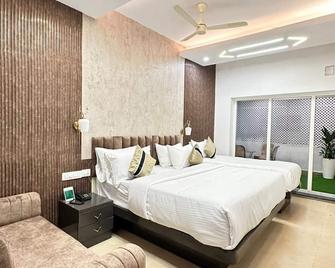 Hotel Emerald Dove - Yelagiri - Habitación