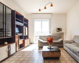 Art Haven Apartment Ravenna - Ravenna - Living room