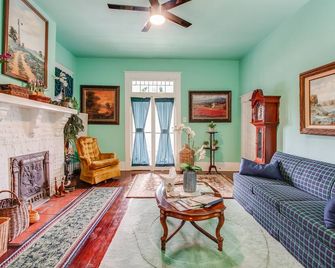 Apt #1 - Great Apt near Riverwalk, Pearl Brewery, Trinity & Ft. Sam Houston - סן אנטוניו - סלון