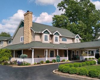 Hearthstone Inn & Suites - Cedarville