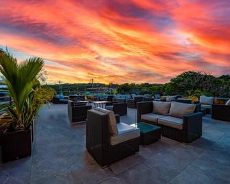 Comfort Inn and Suites Tobago - סקארבורו (טרינידד וטובאגו) - פטיו