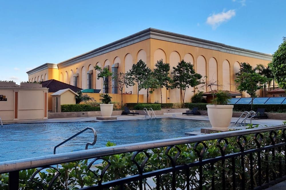 The Venice Luxury Residences-Rare Units - Taguig - Pool