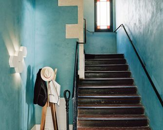 Le Cloître - Arles - Stairs