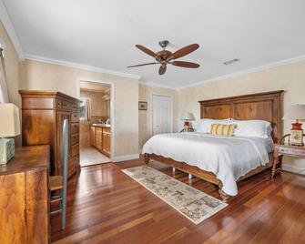 Bonita Beach Waterfront Paradise - Bonita Springs - Bedroom
