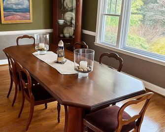 Luxury Home, great location near everything that is great about York - York - Dining room