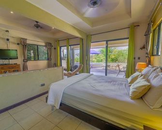 Amazing Villa Esparza Costa Rica for up to 15 people - Barranca - Habitación
