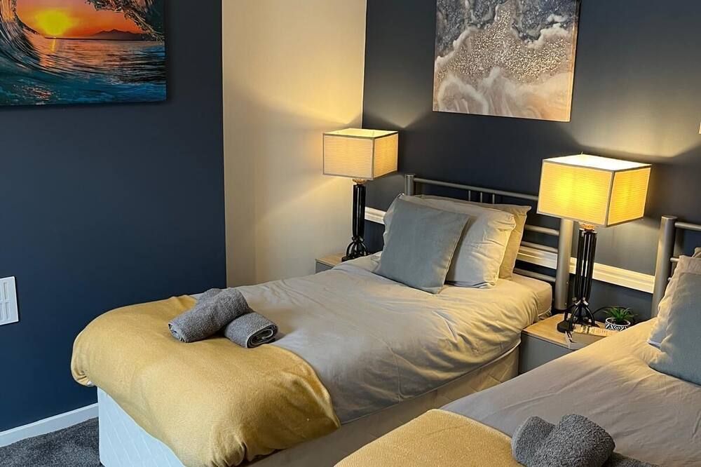 Modernised 4bed stay-away-home in Runcorn sleeps 7 - رنكورن