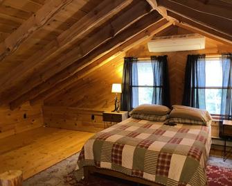 Ready for your family if you need a retreat. - Windham - Bedroom