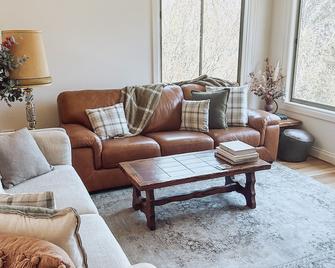 Hey Little Joe - Cosy Retreat with Mountain Views - Warburton - Sufragerie