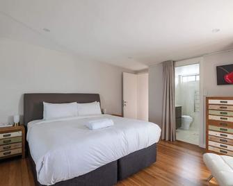 Modern Home in Erskineville w AC and Parking - Sydney - Bedroom