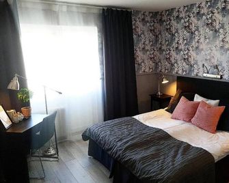 Strand Hotell - Vanersborg - Спальня