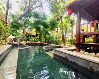 Jin Debao Kaiyue International Hot Spring Resort Hotel - Mej-čou - Bazén