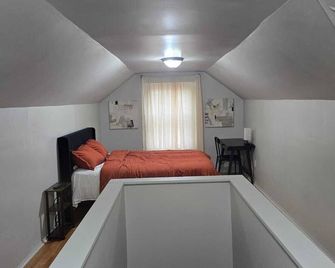 Cozy 3-bedroom Home with WiFi & Parking in Detroit - Detroit - Habitación