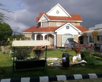 Zeroes Resort - Machakos