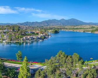 Agrado Getaway: Lake Mission Viejo, Beaches Newport,dana Pt,laguna,san Clemente - Mission Viejo - Outdoors view