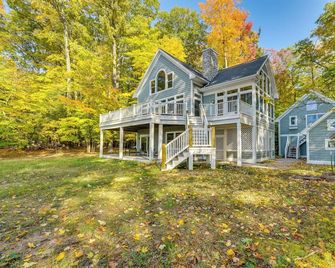 Spacious Cottage On Lake Michigan Stunni - Muskegon - Building