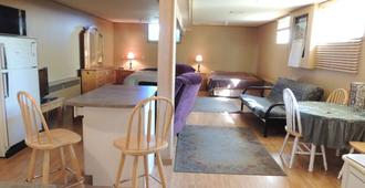 Historical Guest House - Whitehorse - Chambre