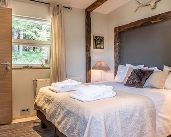 Luxury Lakefront villa, infinity hot tub and sauna - Selfoss - Ložnice