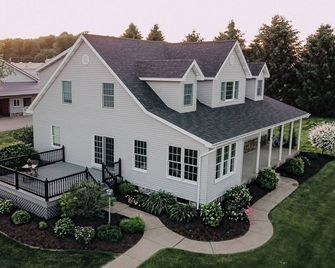 'Stay Awhile' at Weaver's Modern Farmhouse! - Fredericksburg - Edificio