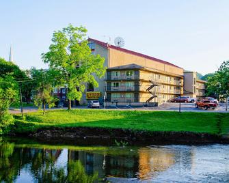 Tennessee Mountain Lodge Riverside By OYO - Pigeon Forge - Byggnad