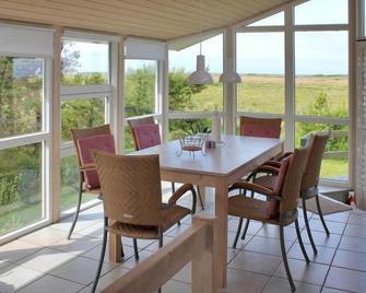 Holiday Home Annick - 300m from the sea in NW Jutland by Interhome - Fjerritslev - Їдальня