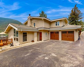 Luxurious Retreat w/ Mountain-View Double Deck, Central AC & Two-Sided Fireplace - Vail - Gebäude