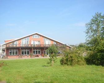 Bright, cheerful apartment with piano in the heart of East Friesland - Grossefehn - Building