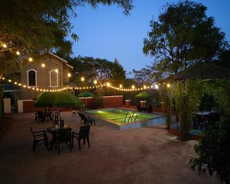 Umbrella Inn - Mahabaleshwar - Patio