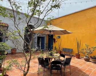 Casa Arrayán 3 Private Room / Private Bathroom - Guadalajara - Patio