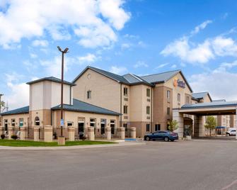 Comfort Inn and Suites Amarillo - Amarillo - Building