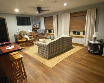 The Upstairs Hideaway - Mount Ida - Sala de estar