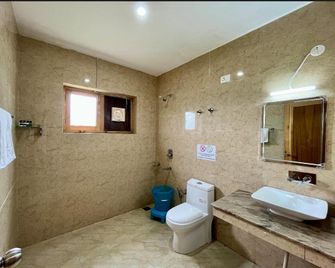 Green View Hotel - Leh - Badkamer